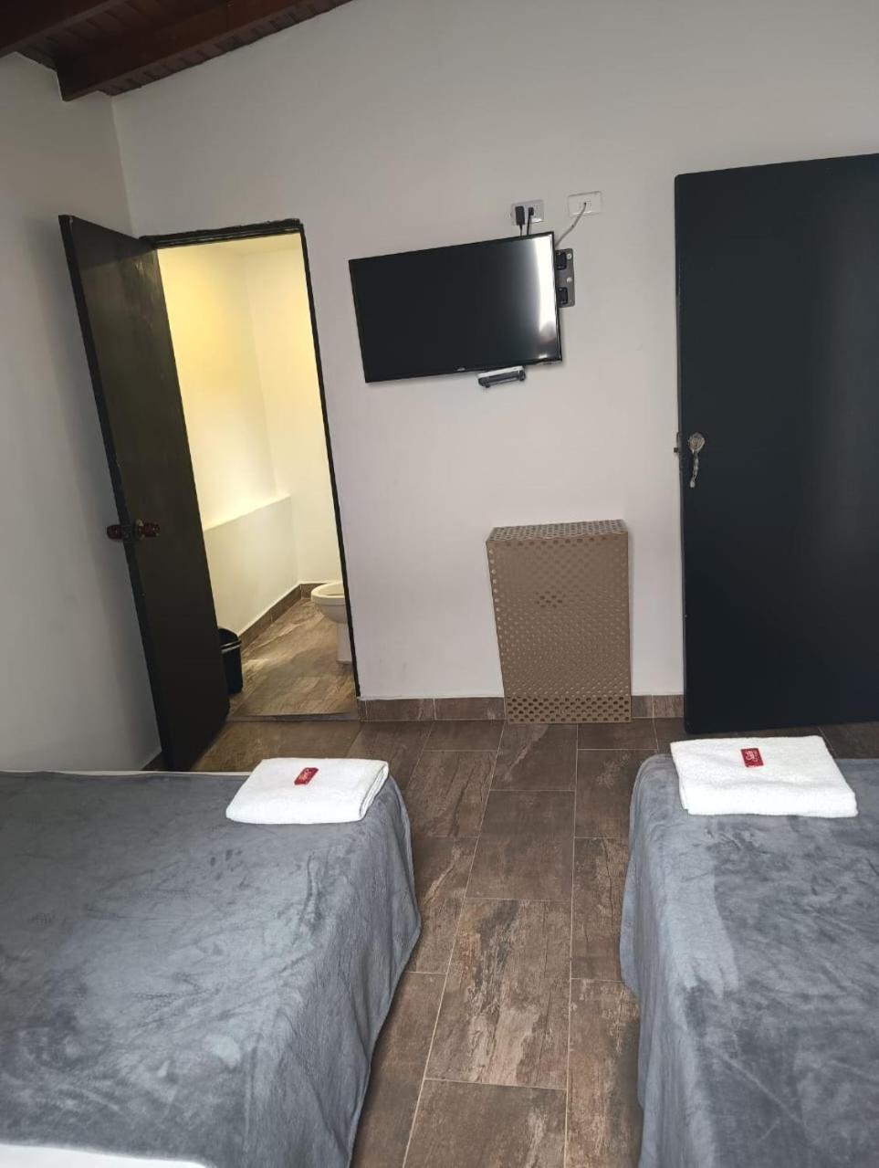 Hotel Prestige Медельин Экстерьер фото